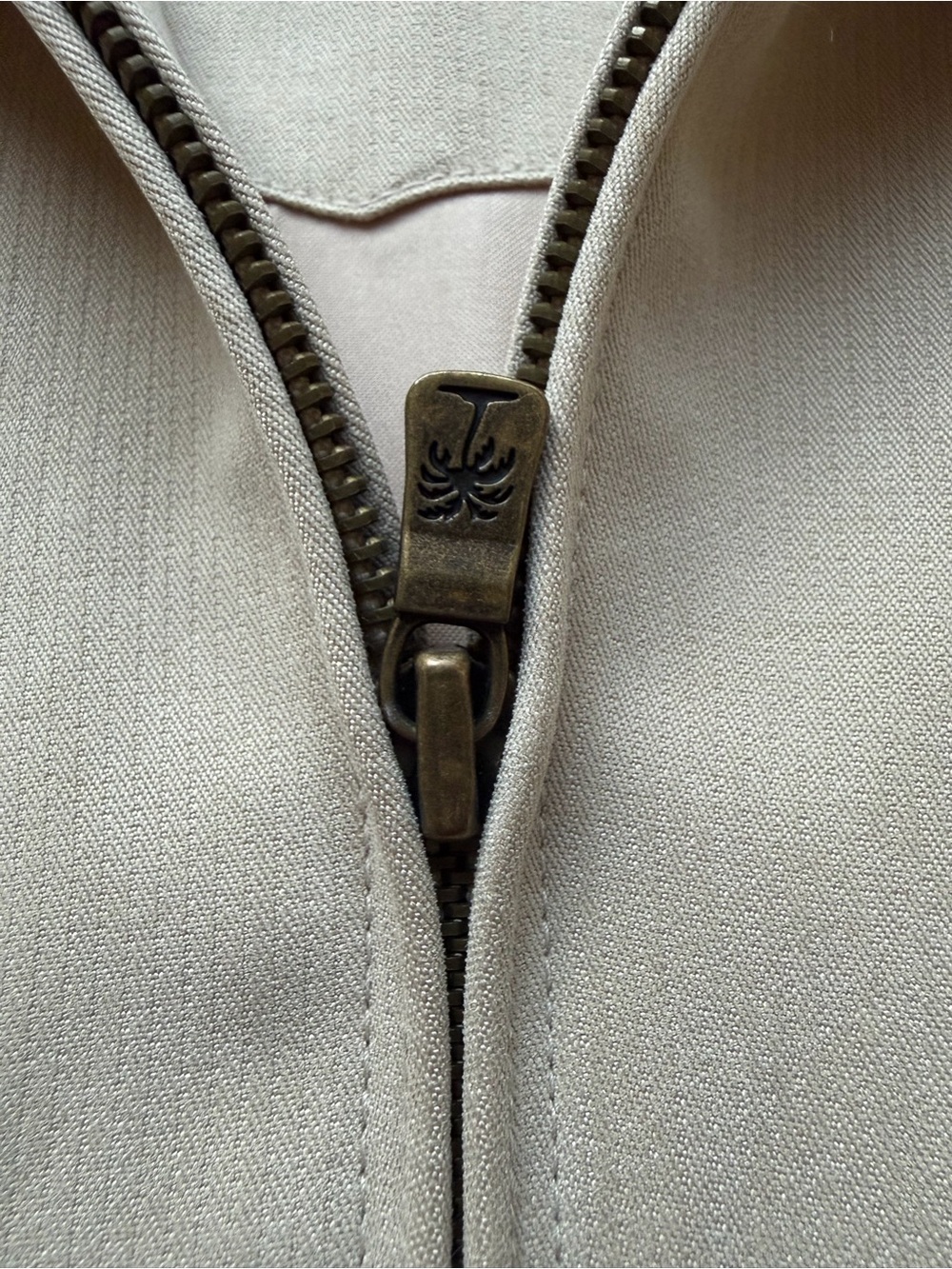 Tommy Bahama Men’s XXL 100% Silk Beige Full-Zip Jacket - Picture 7 of 16